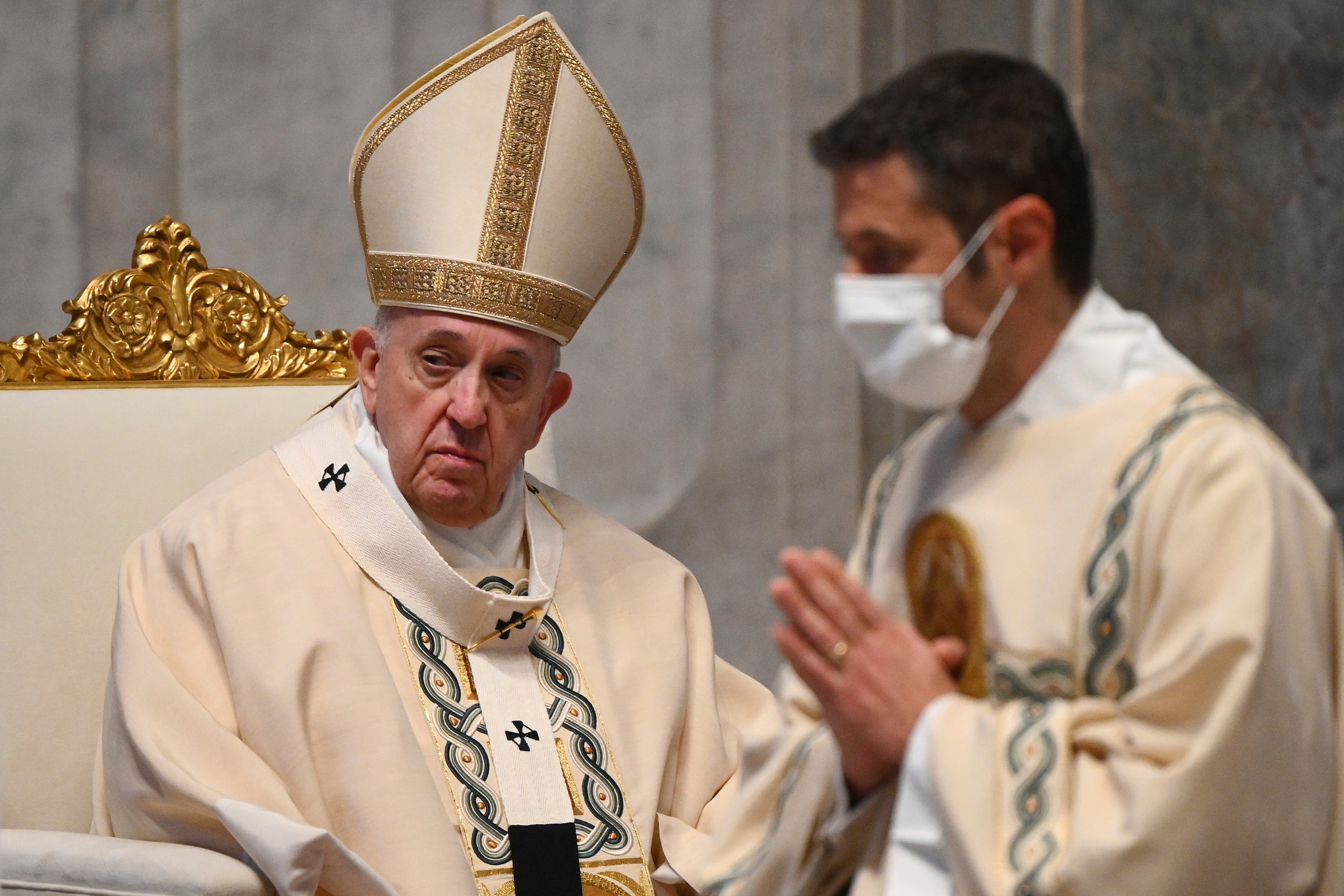 El papa Francisco celebra una misa en la basílica de San Pedro, en Roma, el 22 de noviembre de 2020.