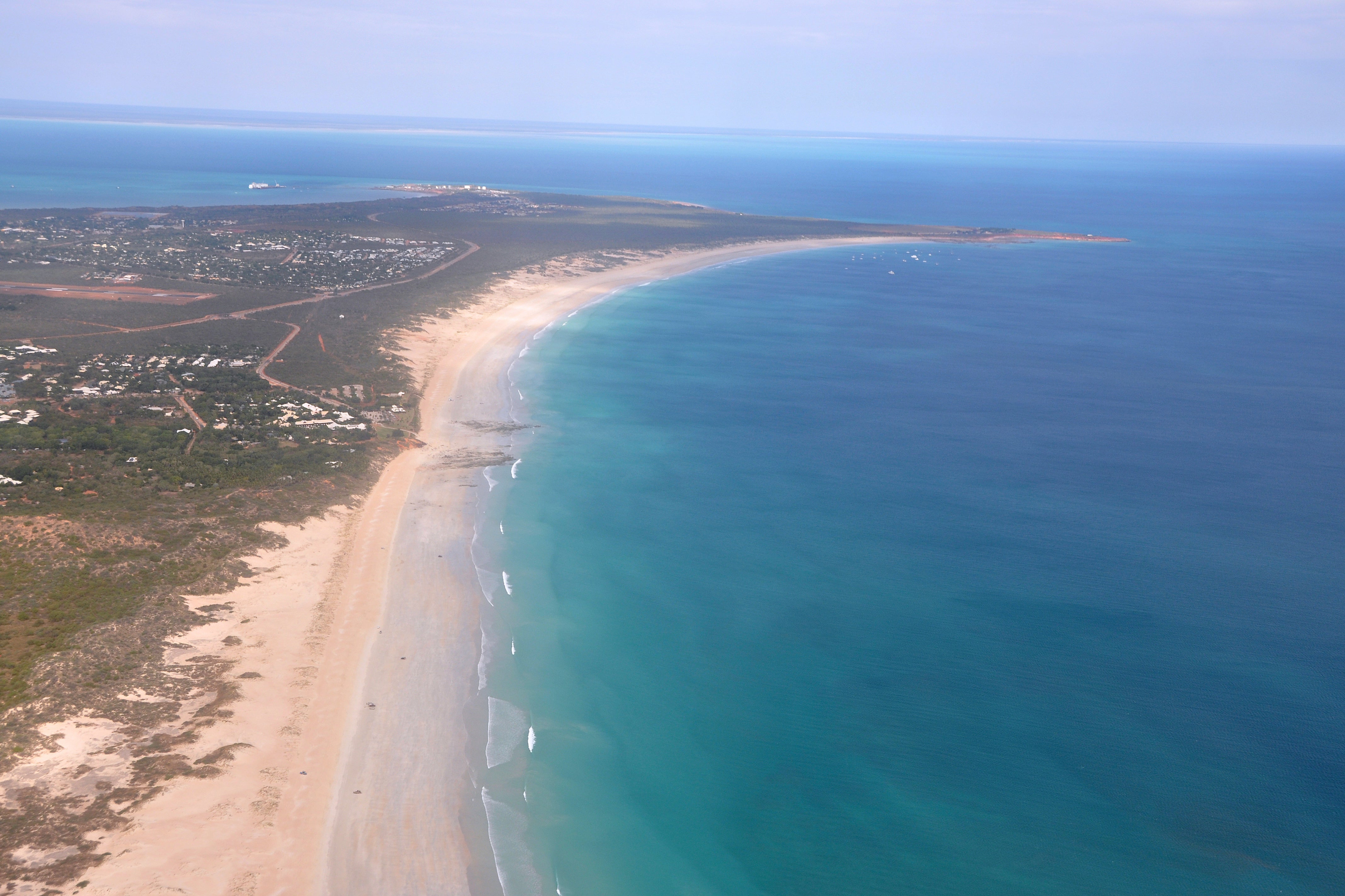 <p>Foto panorámica de Cable Beach, un popular destino turístico en Broome, Australia, el 24 de junio de 2014.</p>