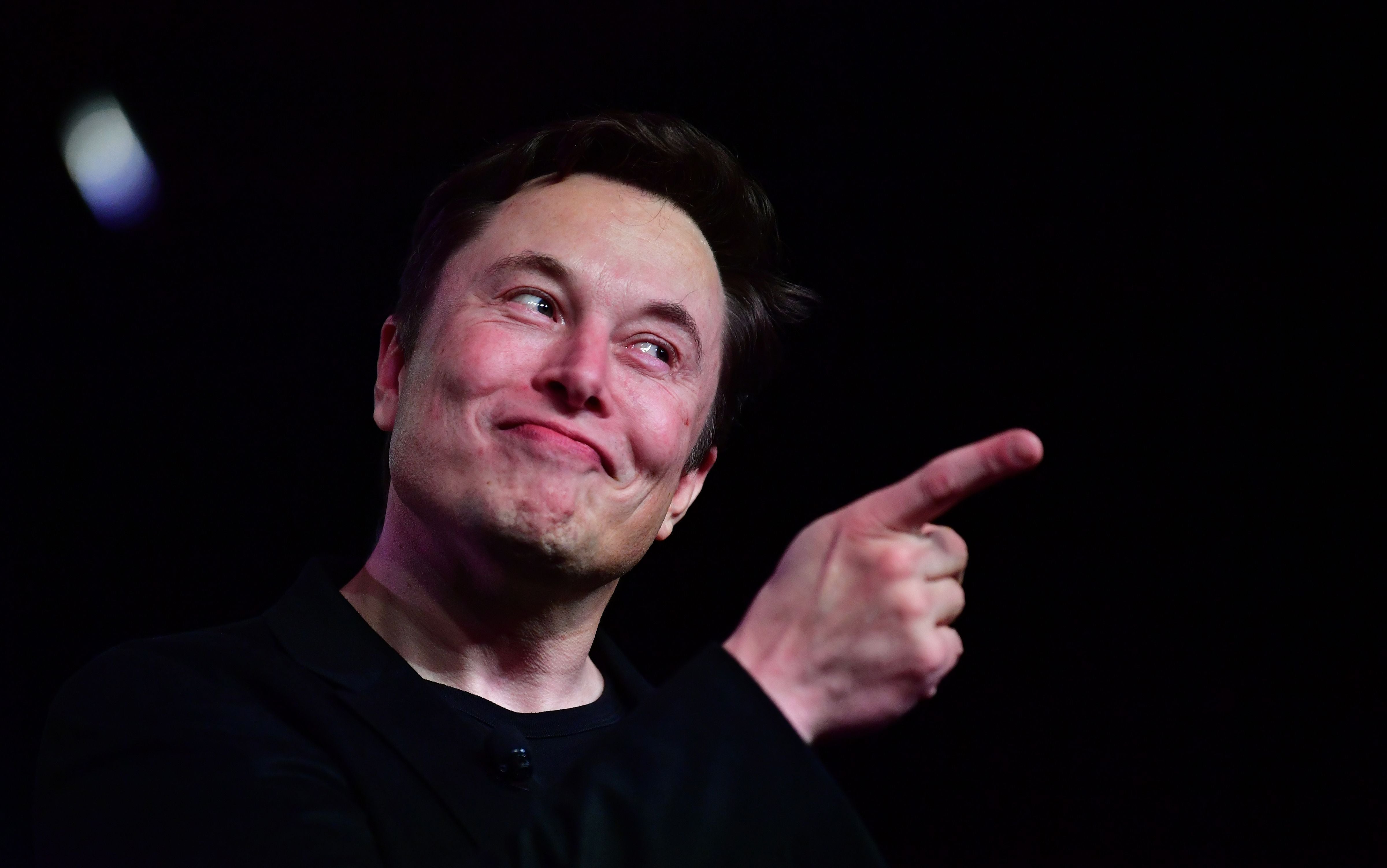 La fortuna de Musk alcanza los 127.900 millones de dólares
