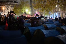 París: Policía desaloja campamento de migrantes con violencia extrema