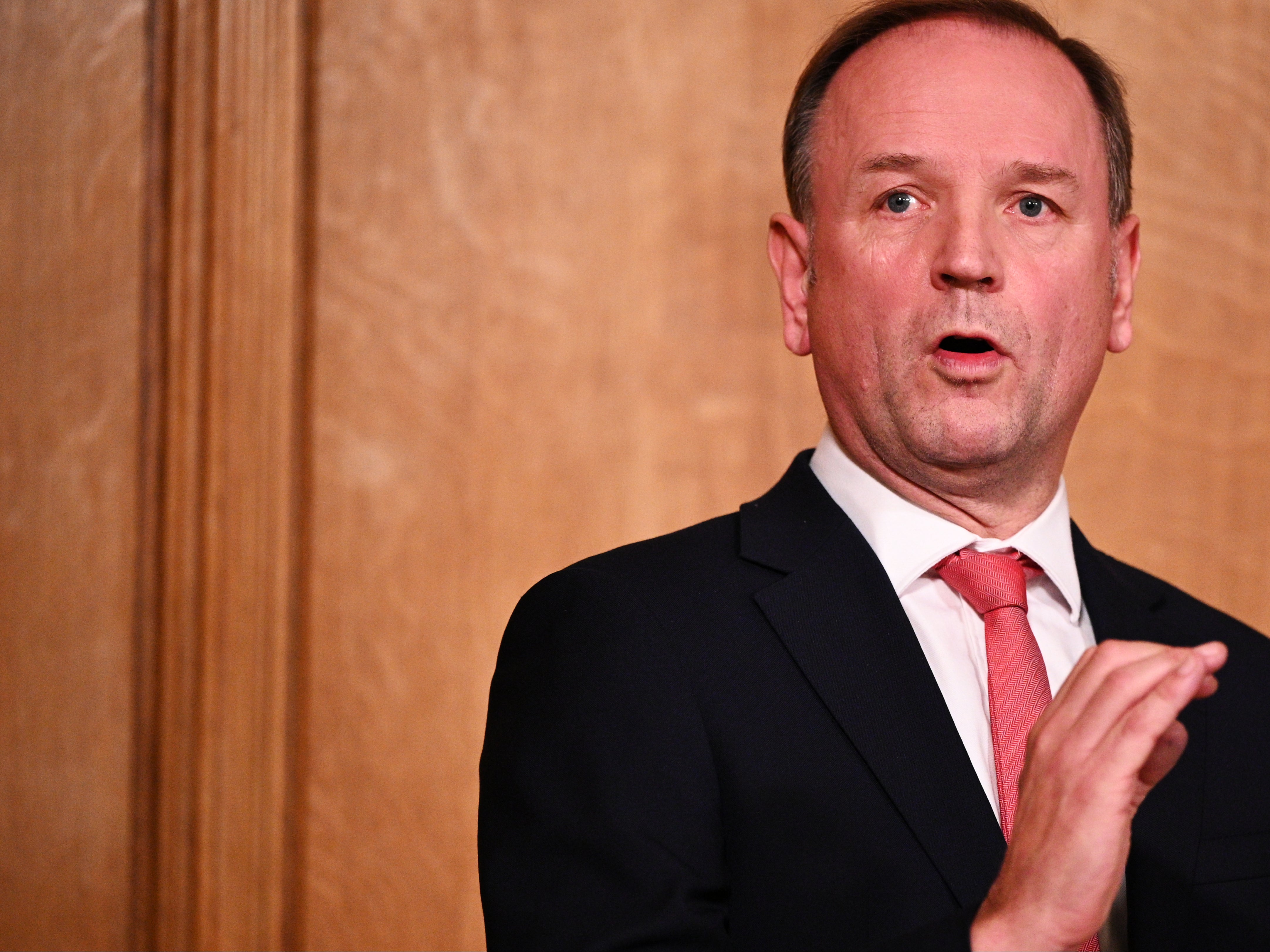 Propagación del COVID-19 estaría fuera de control en Inglaterra