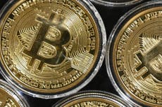 Precio de Bitcoin alcanza un máximo de tres años