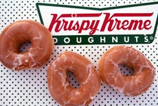 Médico criticado por comparar cigarrillos con donas en respuesta a la promoción de vacunación de Krispy Kreme