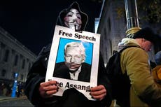 Esposa de Julian Assange pide a Trump que lo perdone
