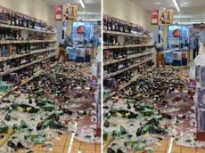 Mujer destroza cientos de botellas de alcohol en un supermercado