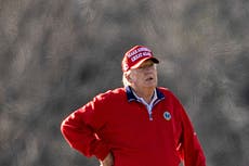 Trump se enoja cuando juega Golf en el Día de Acción de Gracias