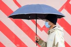 Las muertes por coronavirus en el Reino Unido aumentan en 215