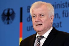 Policía de Alemania allana casas de grupos pro nazis