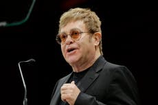 Elton John exige al gobierno británico renegociar el acuerdo del Brexit para los músicos