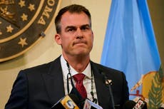 Gobernador de Oklahoma ordena orar por Covid, pero no uso de máscaras