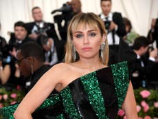 Miley Cyrus explica por qué rompió la sobriedad durante la pandemia