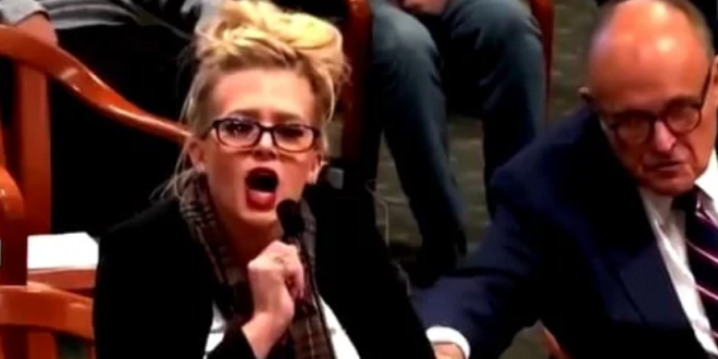 Rudy Giuliani trata de callar a presunta testigo de fraude electoral