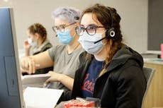 EE.UU. recibe la temporada navideña mientras los casos Covid aumentan