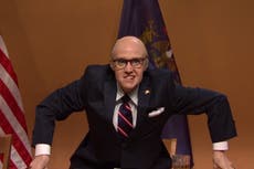 SNL se burla de Giuliani y sus reclamos sobre fraude electoral