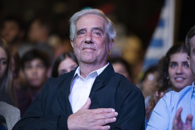 El presidente saliente de Uruguay, Tabaré Vázquez, durante una fiesta de despedida organizada por su partido el 28 de febrero de 2020. Vázquez falleció en su casa en Montevideo el 6 de diciembre de 2020.