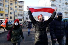 Cientos de detenidos en Bielorrusia tras protestas contra Lukashenko