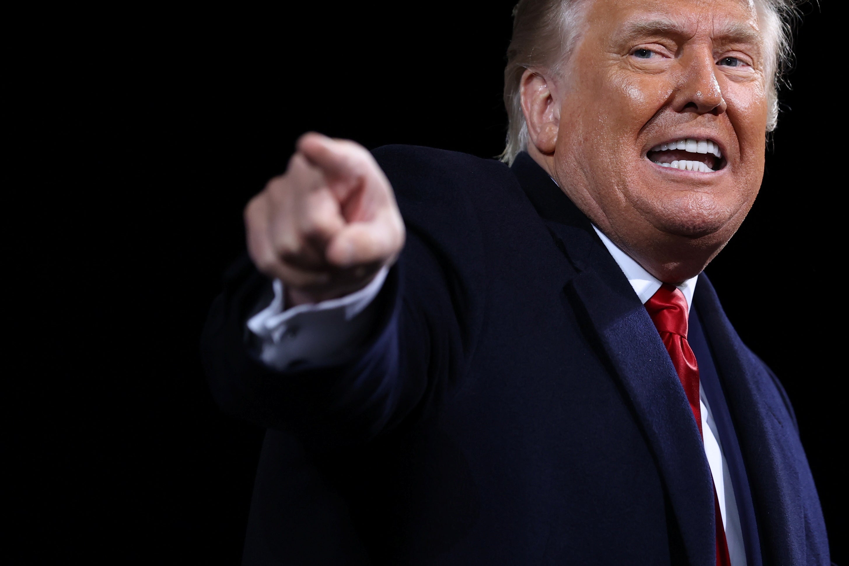 Twitter confirma que Trump puede ser expulsado cuando deje presidencia