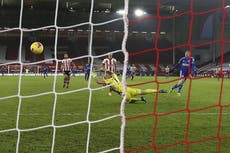 El loco festejo de Vardy tras darle la victoria a Leicester