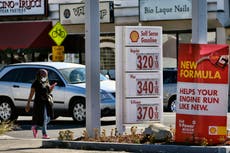 ¡Precio a la alta! La gasolina en Estados Unidos sube 4 centavos