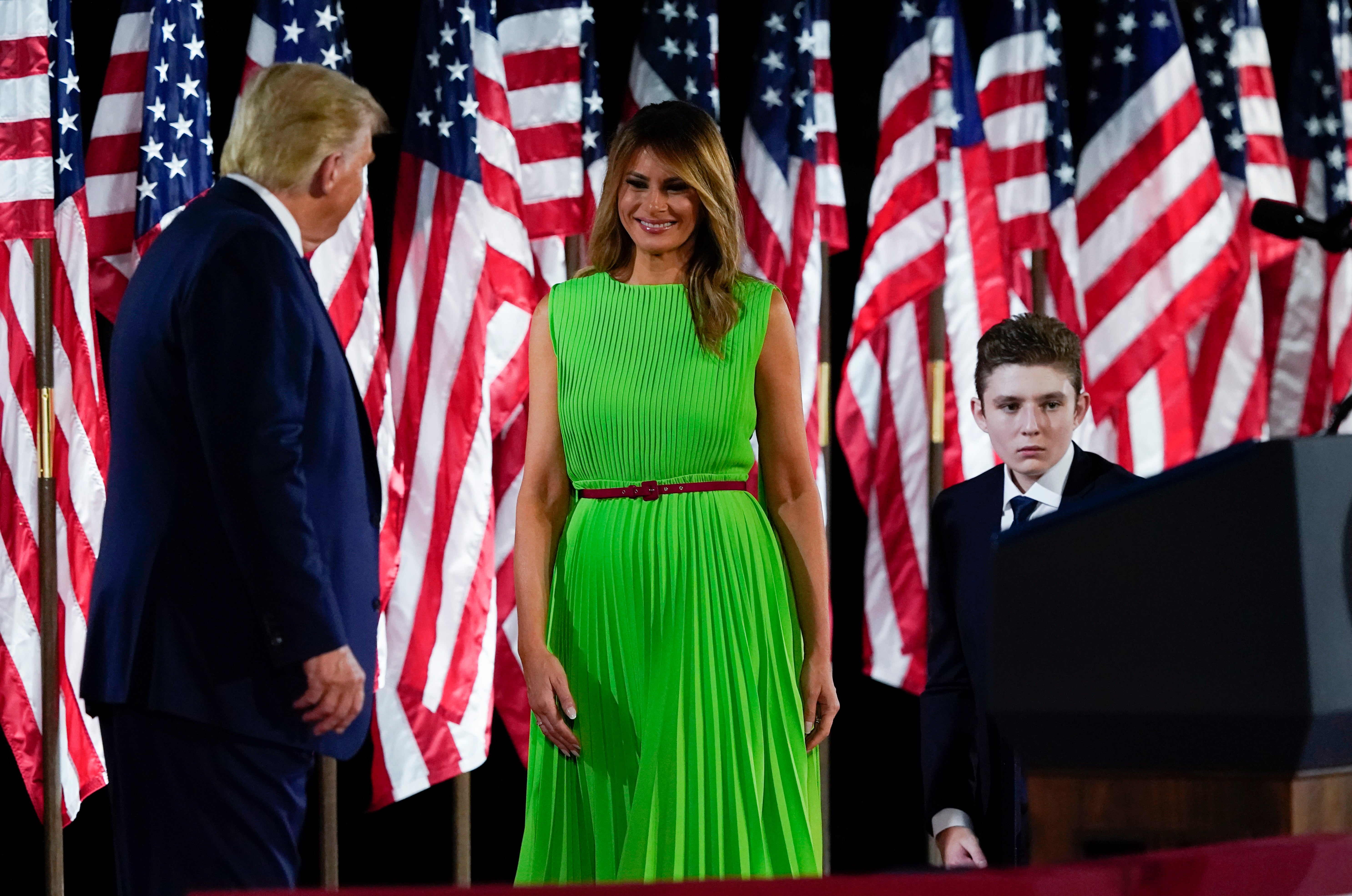 Melania Trump está buscando escuelas en Florida para su hijo Barron