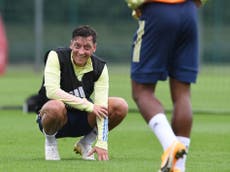 Freddie Ljungberg cuestiona la ausencia de Mesut Özil en el Arsenal
