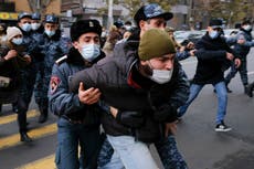 Manifestantes exigen renuncia del primer ministro de Armenia