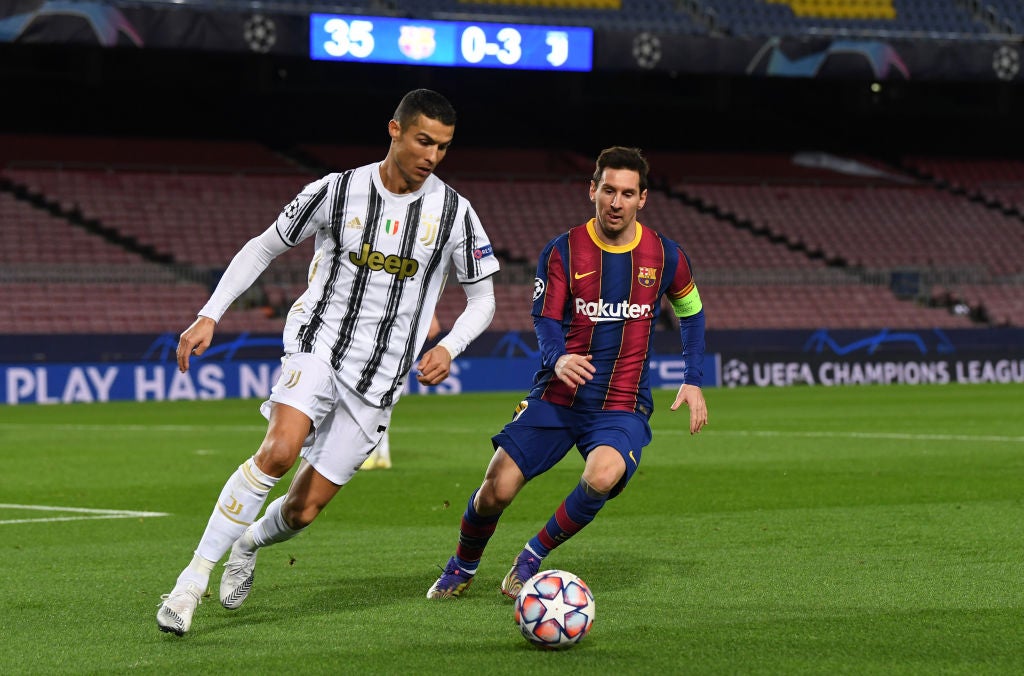 Cristiano Ronaldo marcó dos goles en su regreso al Camp Nou