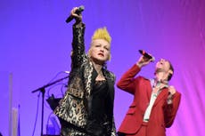 Artistas se unen a Cyndi Lauper en concierto benéfico