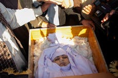 Hombres armados matan a presentadora de televisión en Afganistán