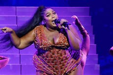Lizzo sorprende a su mamá con increíble regalo de Navidad