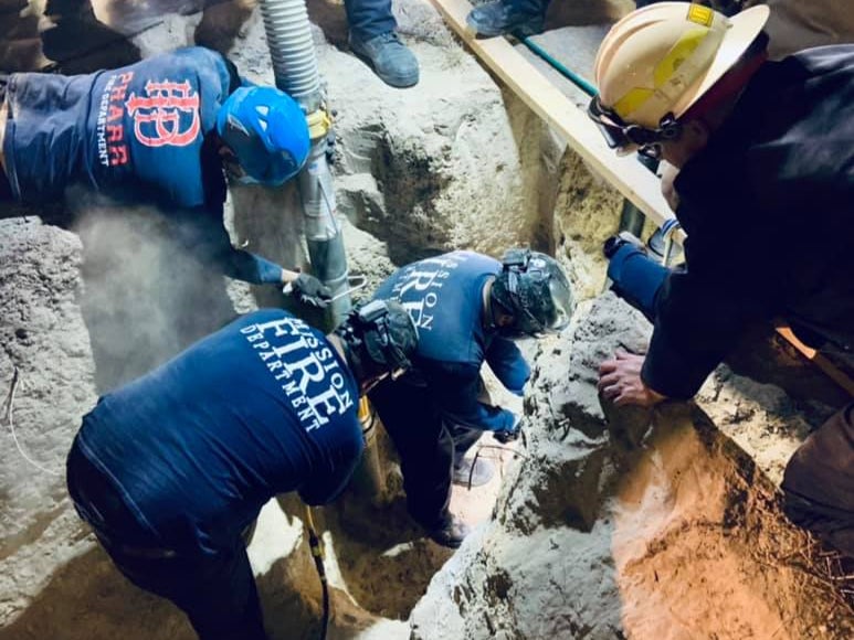 Texas: Rescatan a niño tras quedar atrapado seis horas en un pozo