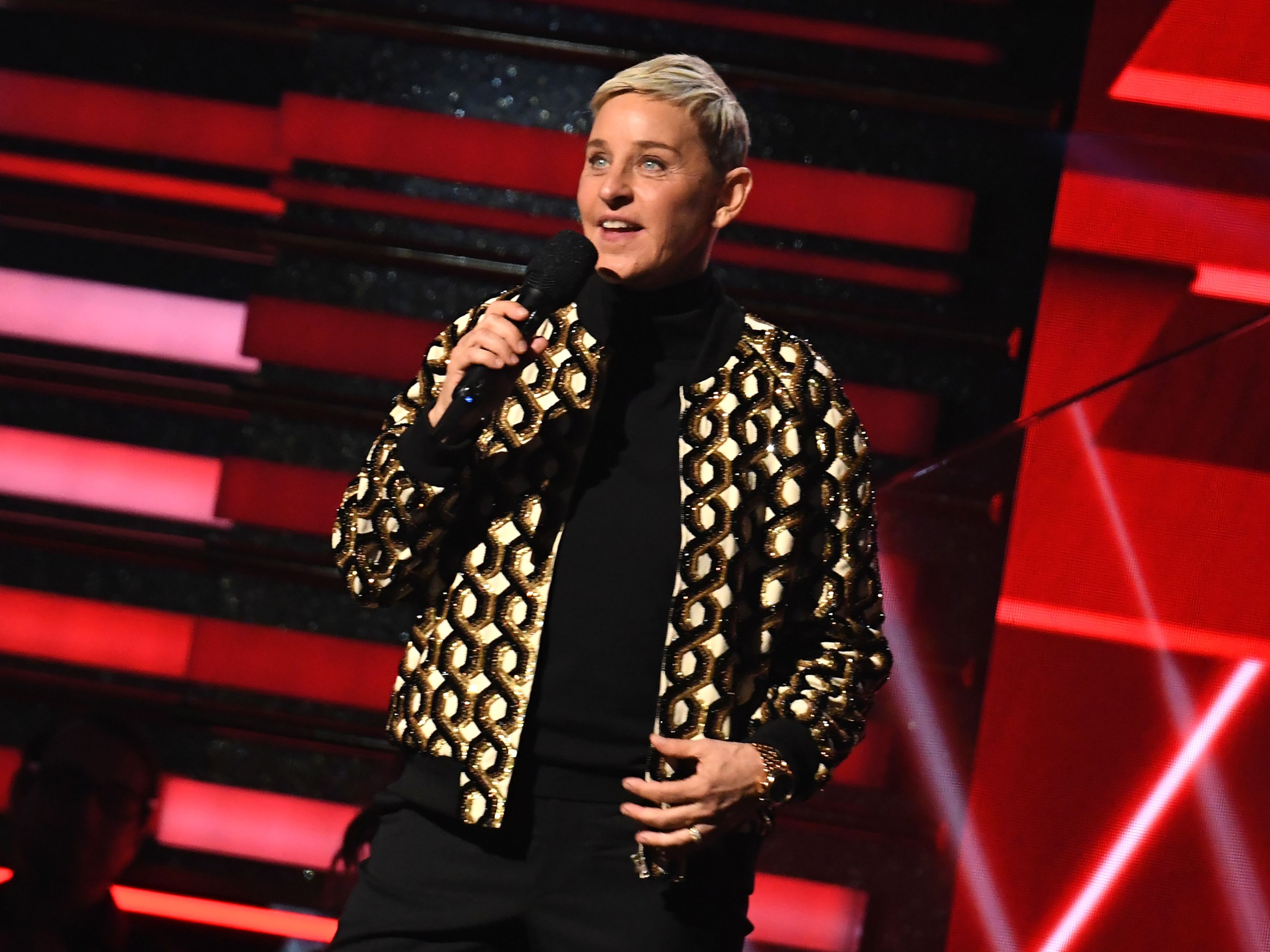 Ellen DeGeneres en los Grammy el 26 de enero de 2020 en los Ángeles, California.