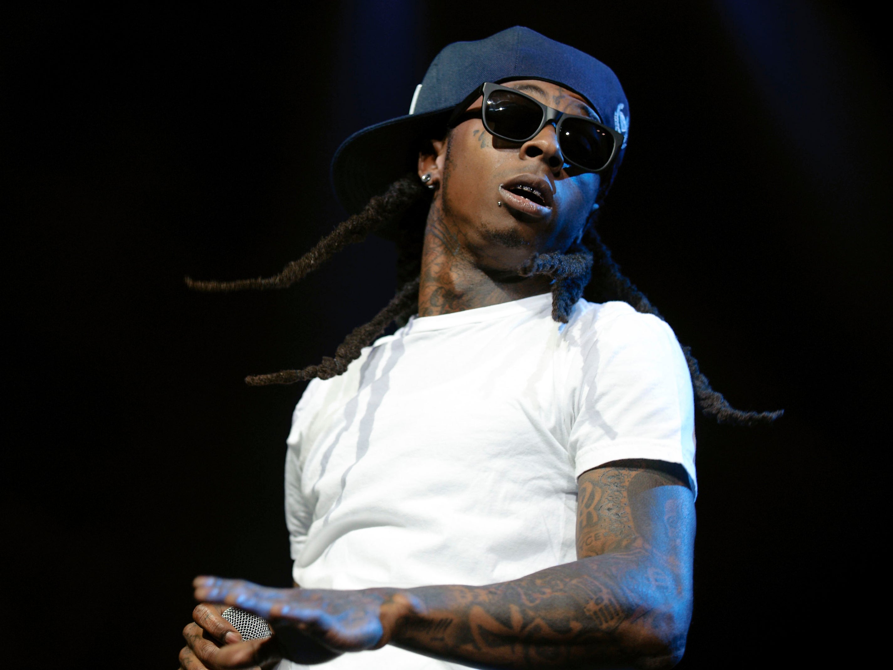 Lil Wayne podría enfrentar 10 años de cárcel por posesión de armas