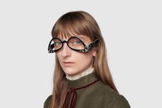 Usuarios se burlan de Gucci por vender gafas de sol ‘al revés’