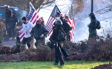 Balean a persona durante protesta en el estado de Washington