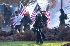 Balean a persona durante protesta en el estado de Washington