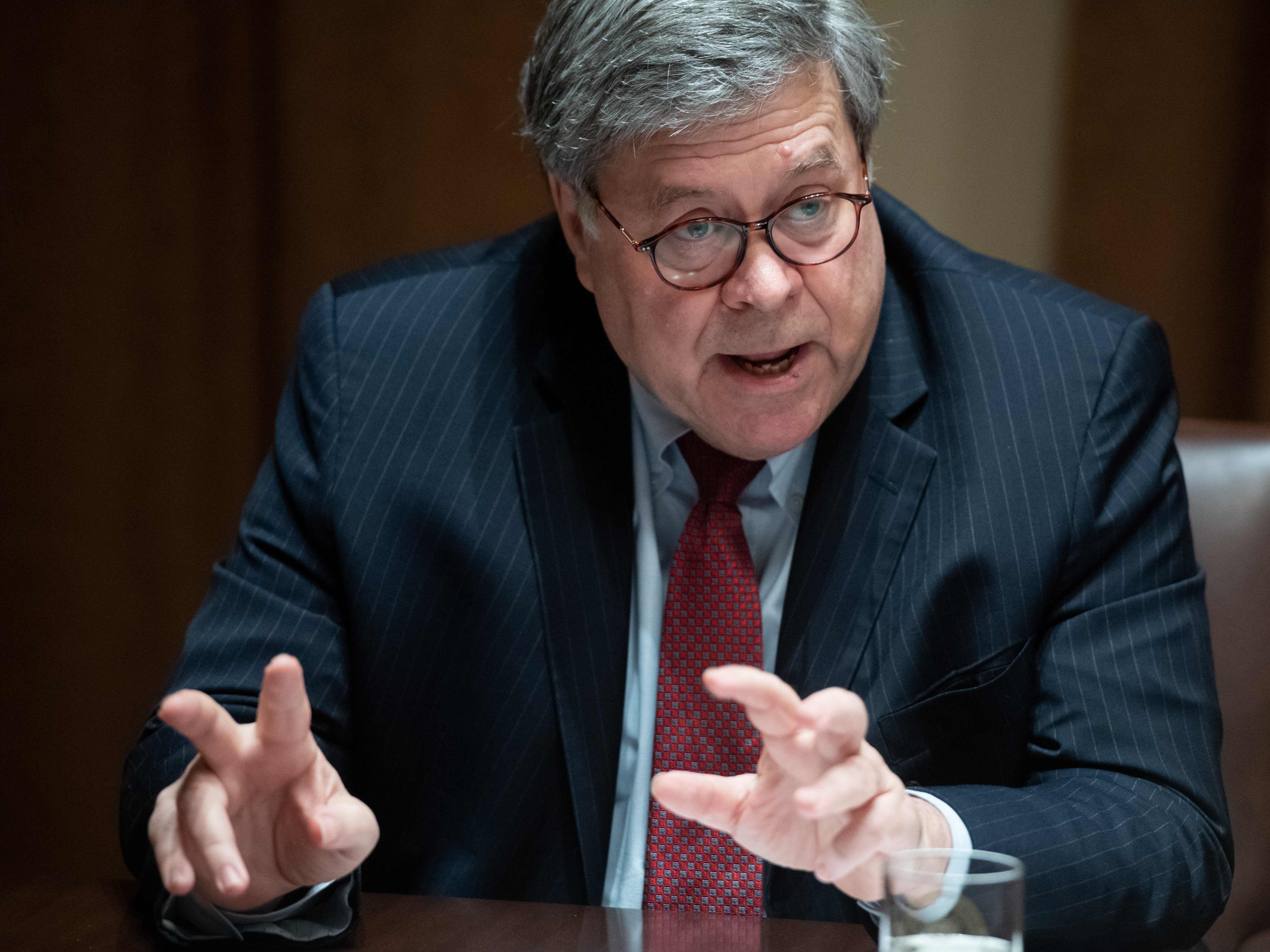Funcionario cercano a Barr llama a Trump “rey depuesto que despotrica”