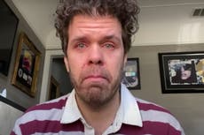 Perez Hilton llora tras ser suspendido de TikTok en video de YouTube