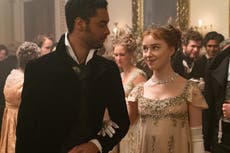 Regé-Jean Page compara Bridgerton con Downton Abbey