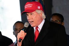 El abogado de Trump, Lin Wood, asegura que Jeffrey Epstein sigue vivo en extraños tuits de conspiración