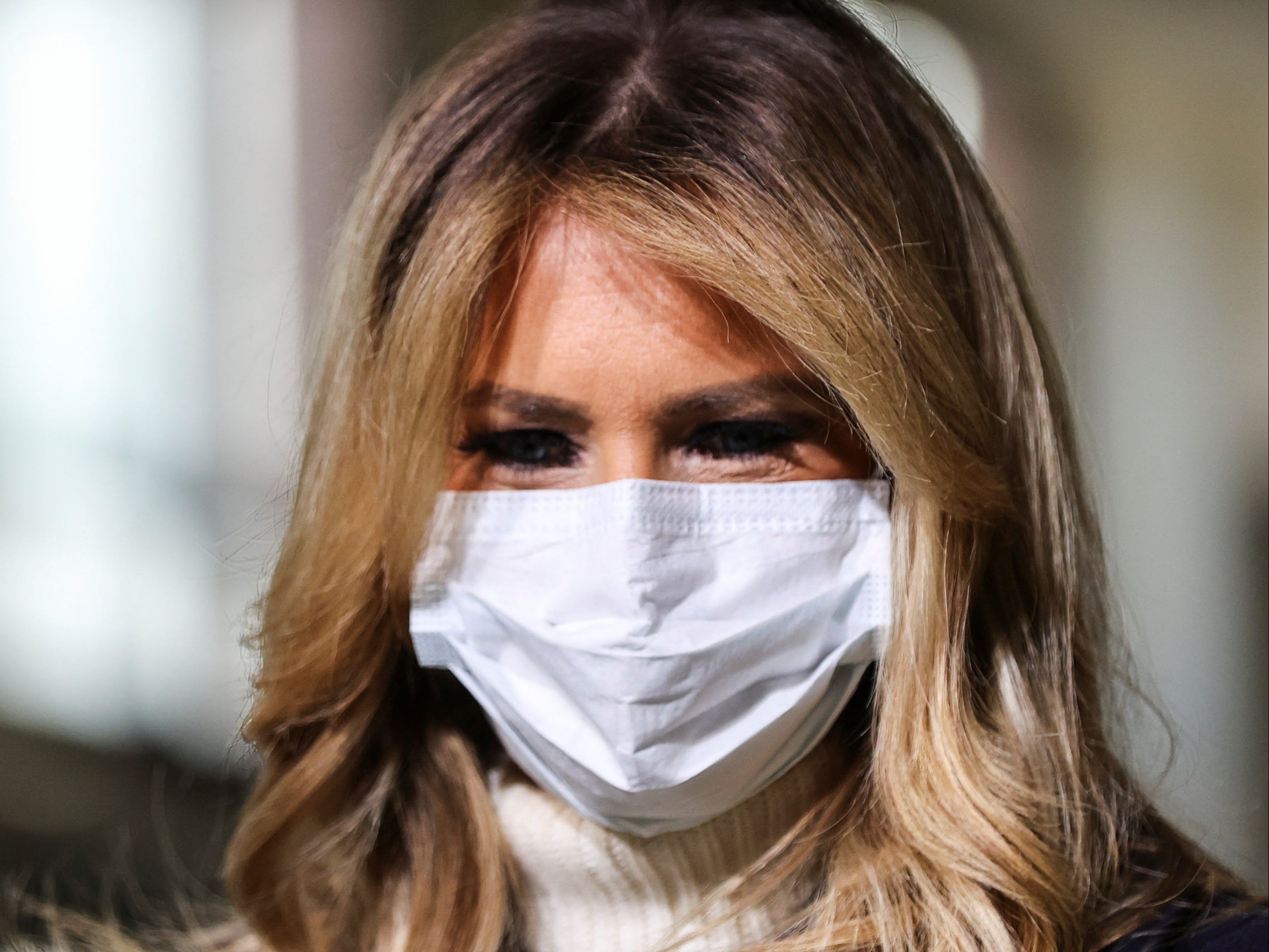 Melania Trump visita escuelas en Florida y reaviva rumores de mudanza