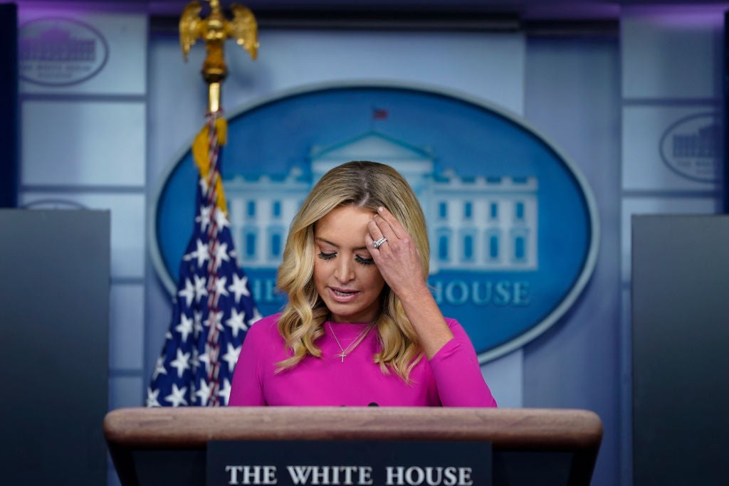 Kayleigh McEnany llama “divisivo” el discurso del Colegio Electoral
