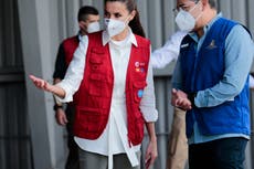 Honduras: reina Letizia recorre zonas azotadas por huracanes