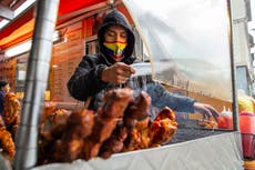 Inmigrantes hispanos en EE.UU. luchan para sobrevivir la pandemia