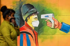 Los Ángeles: Personas protestan contra el uso de máscaras