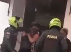 Actor y activista de BLM comparte video que muestra a un “policía colombiano golpeándolo en la cara”