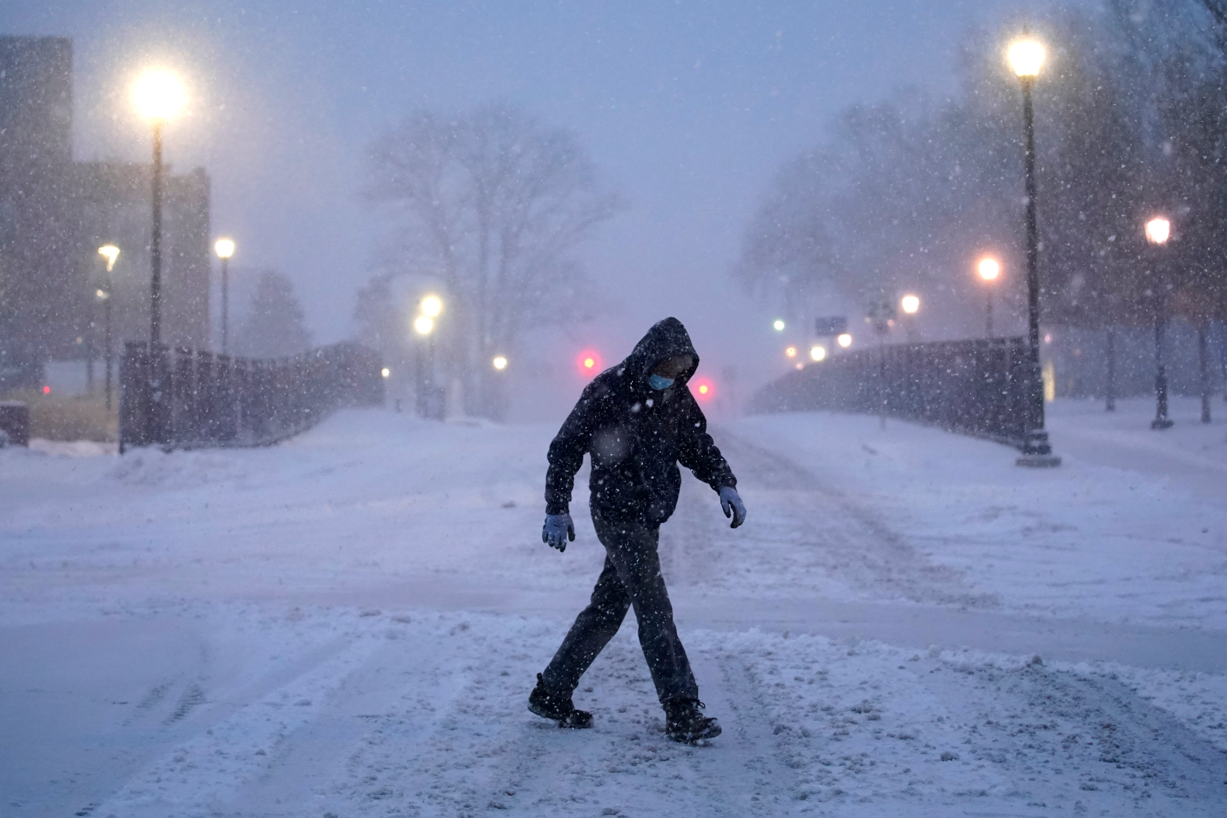 Partes de Nueva York reportan hasta 40 pulgadas de nieve por la tormenta invernal