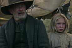 “News of the World”: Tom Hanks lloró fuera de cámara para ayudar a su coestrella de 12 años