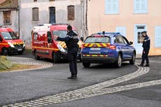 Tres policías muertos en tiroteo en Francia