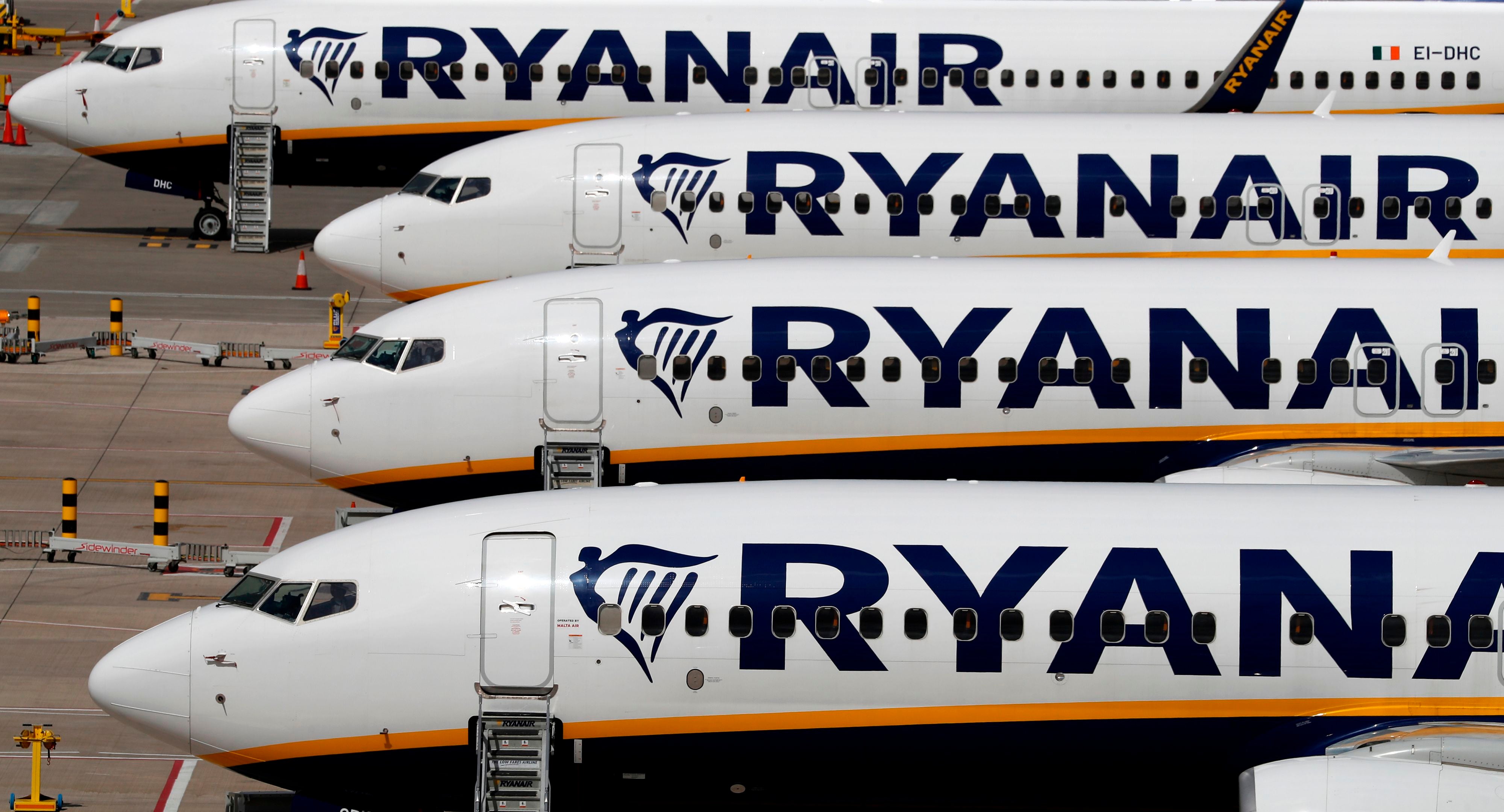 Los aviones de Ryanair son fotografiados en el aeropuerto de Stansted, al noreste de Londres, el 20 de agosto de 2020.&nbsp;